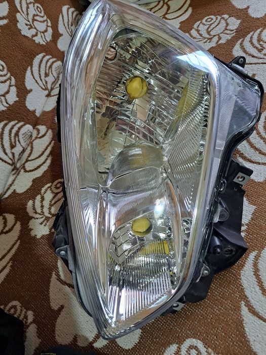 Ляв фар за Suzuki Swift 2017