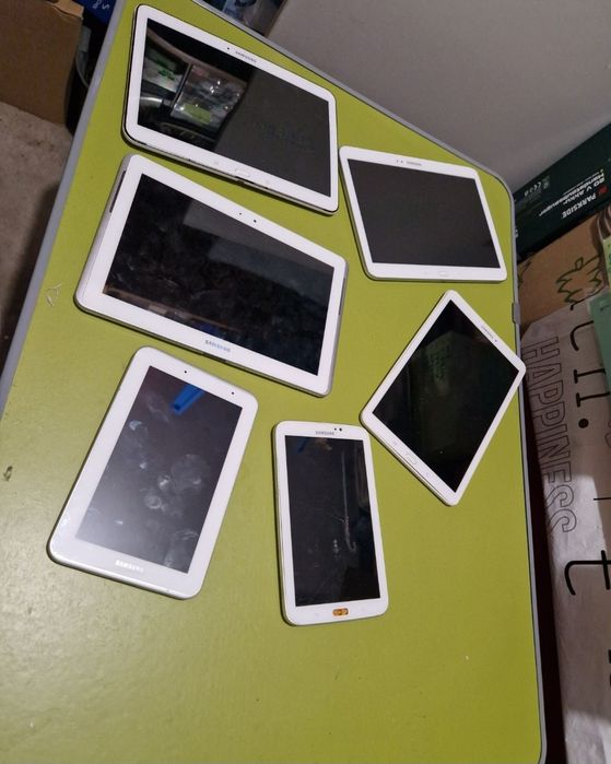 Tableta Samsung pentru colecție sau piese, fara accesorii fara informații