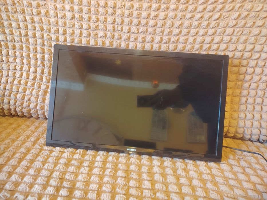 Vând 3 televizoare (doar împreună!)