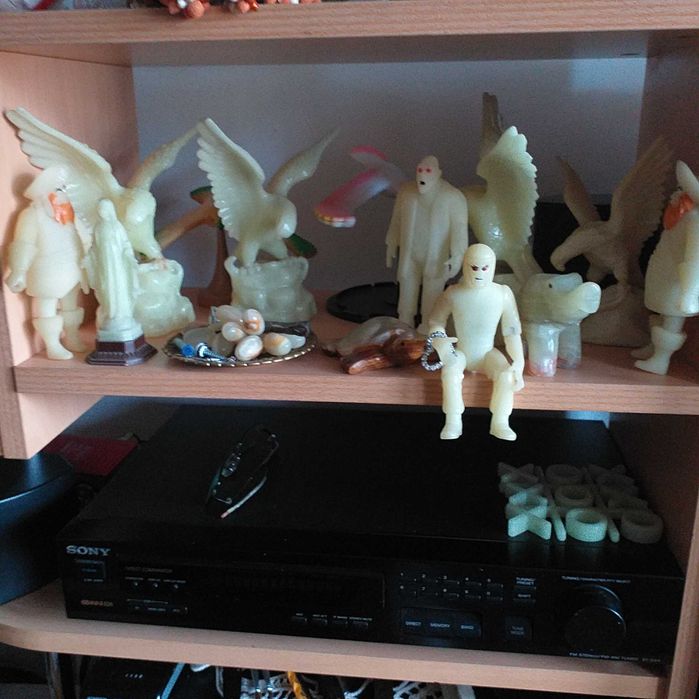 Vand diverse jucarii fosforescente