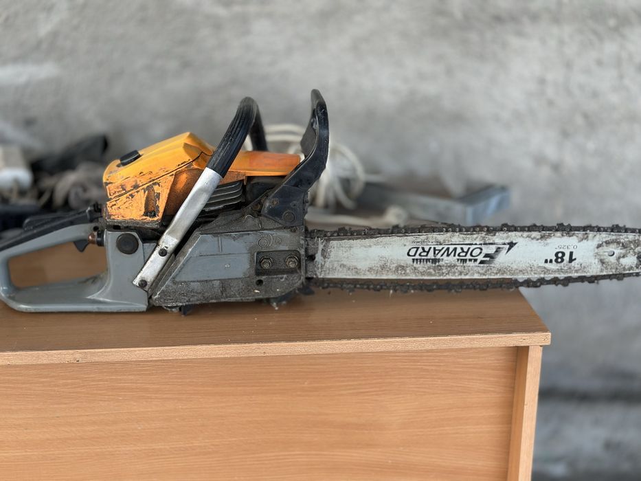 Продаю бензопилу