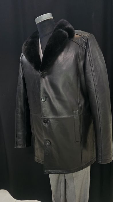 Куртки костюмы и ветровки