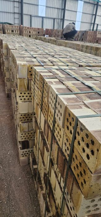 Pishgan Teshikli termo g'isht