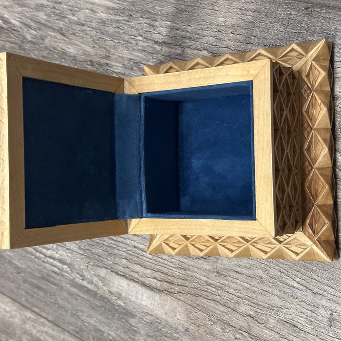 Шкатулка для украшений