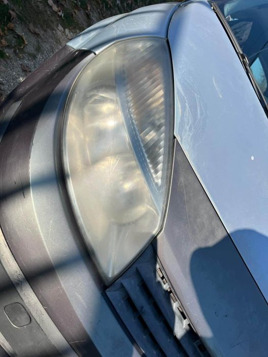 Полиране и Пастиране на фарове и стопове на място .