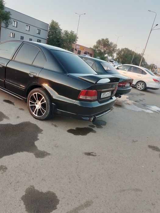 Митсубиси галант 8