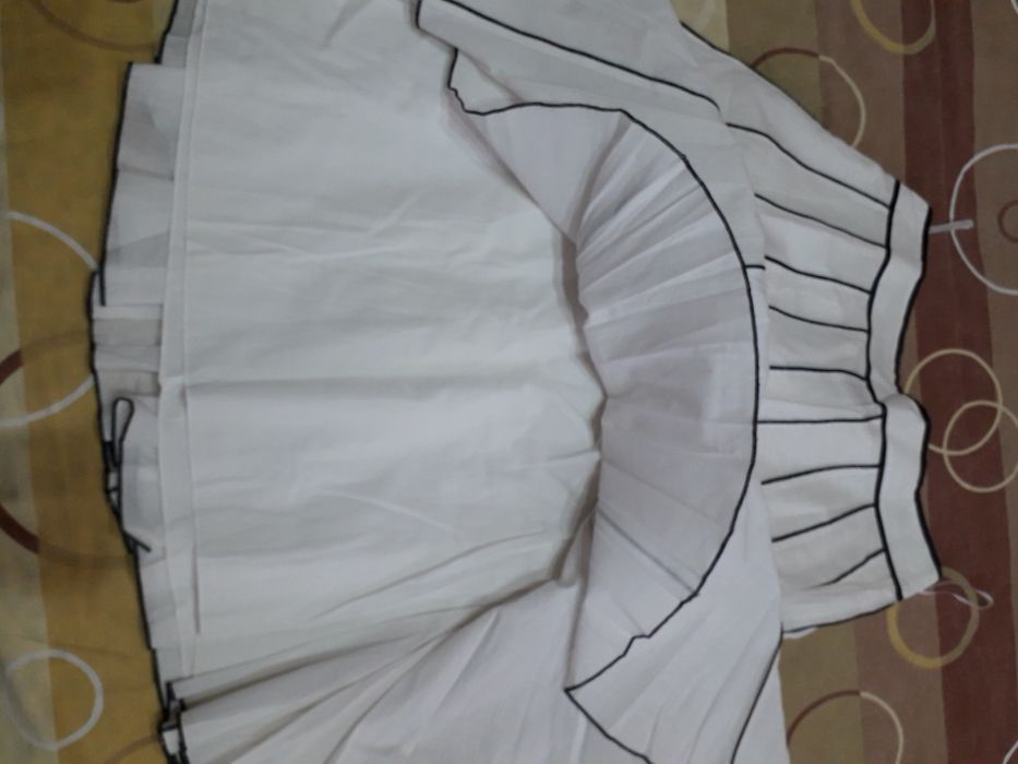 Дамска бяла пола