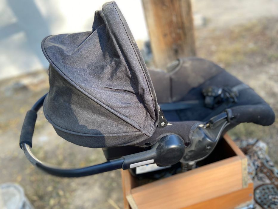 Продам автокресло новое