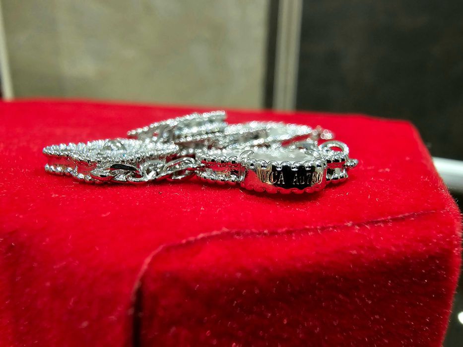 Van Cleef & Arpels VCA Silver Mother Diamond Alhambra Дамска Гривна