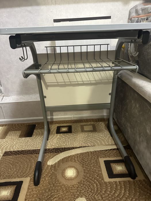 Продам парту школьную