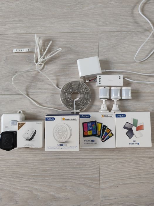 Aqara senzor prezenta FP2,  prize hub AC, senzori, intrerupatoare