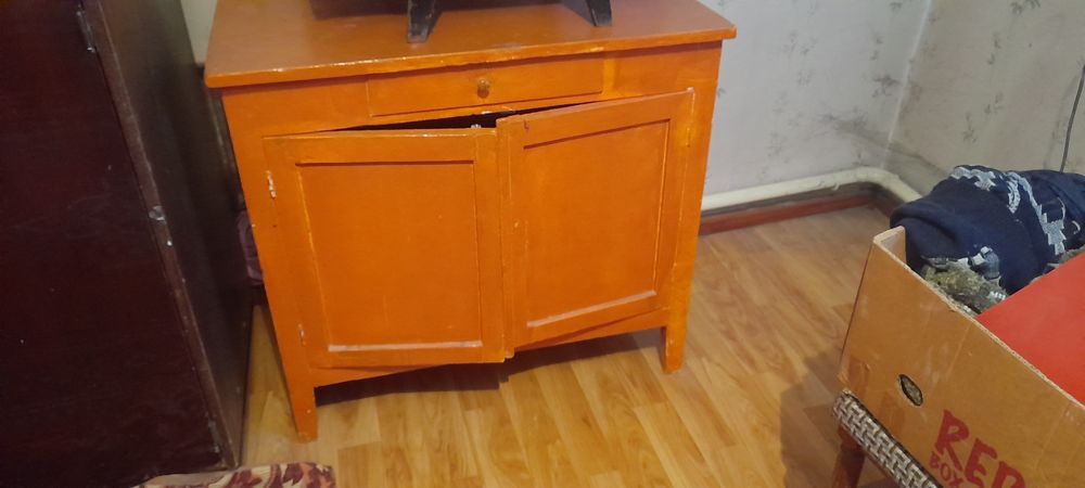 Продам мебель  б,у .