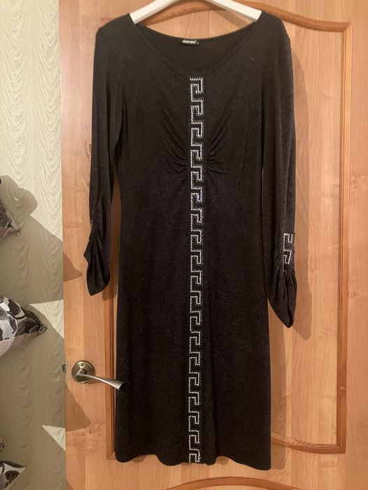 Продам все платья дешево