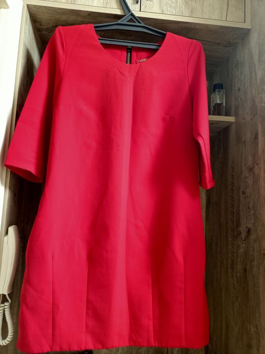 Продам красное платье