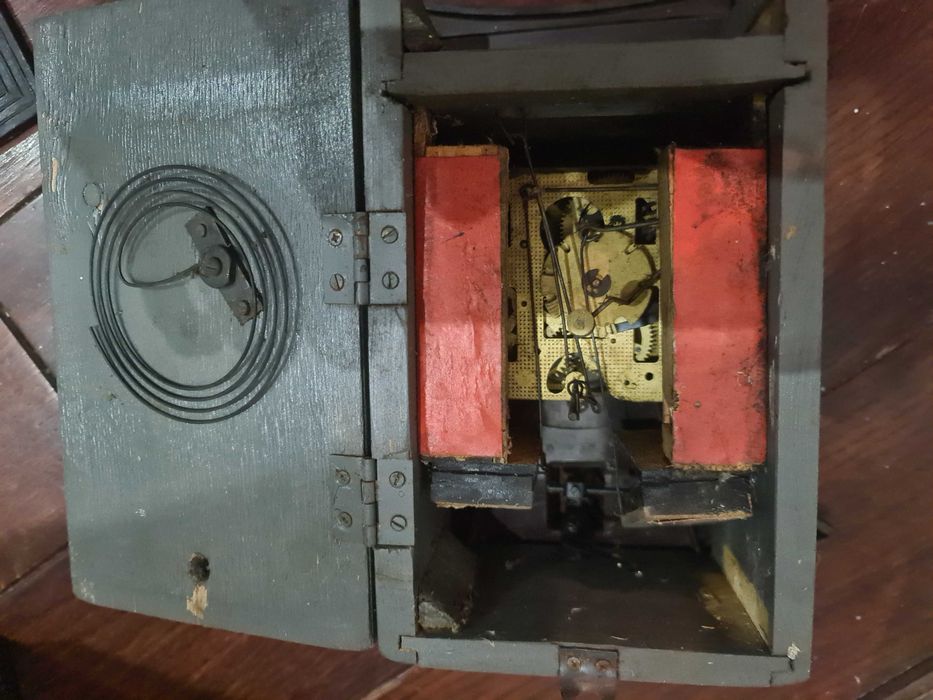 Ceas cuc defect fara greutati antichitati