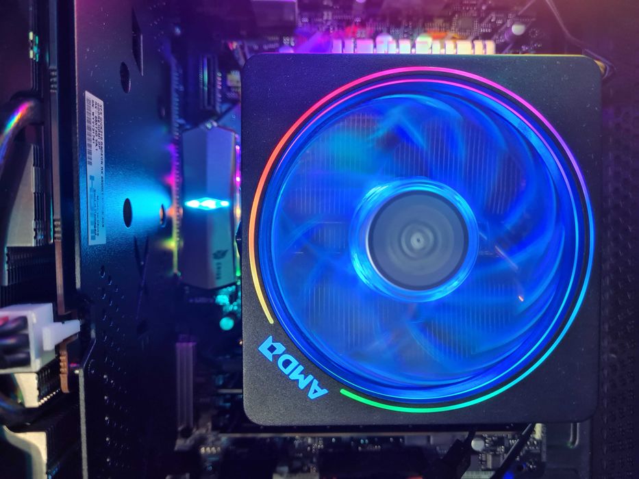 Геймърски компютър AMD Ryzen 5 3400G, RAM 8GB и Nvme 512GB+1000 HDD