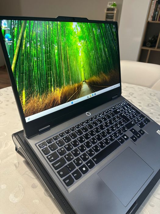 Геймърски Лаптоп Lenovo LOQ