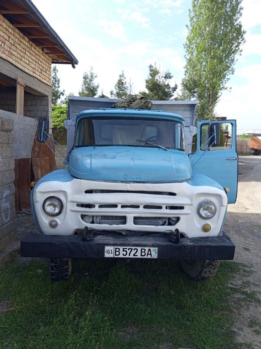 Zil 130 sotiladi hoxlovchilarga dakument ham sotiladi