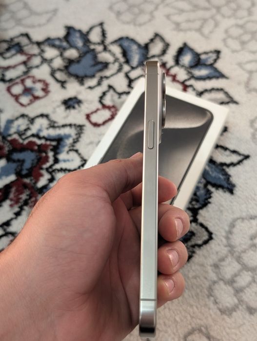 iPhone 15 pro max 256gb natural titan