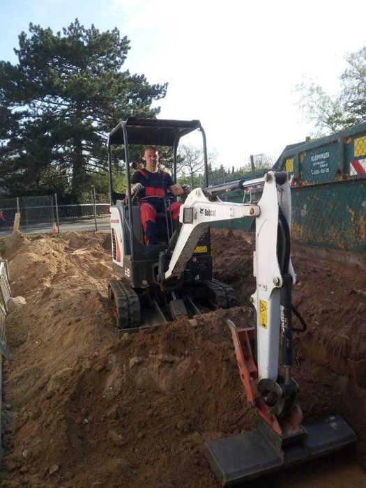 Багер с оператор – изкопни работи Трявна, Габрово, В. Търново