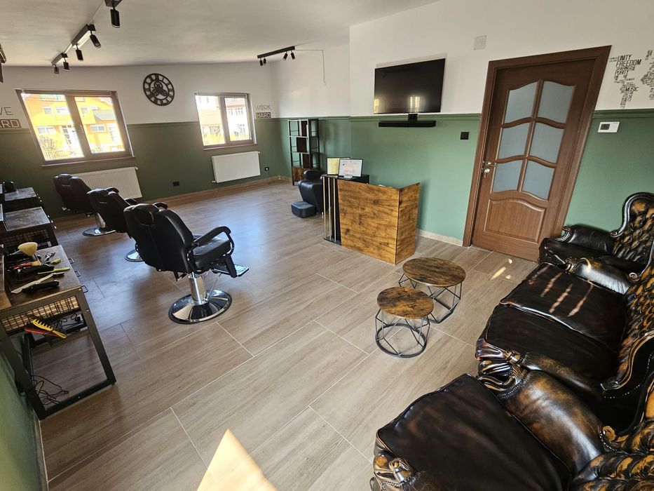 Inchiriez scaun frizerie 200€