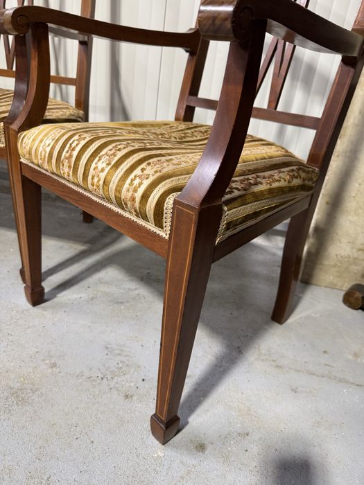 Canapea si doua fotolii cu influente Chippendale