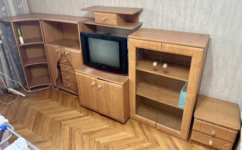 Продам мебель с телевизором