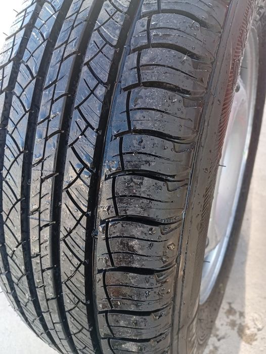 Vând roată de rezervă Duster R 16 noua și Cric pt Duster