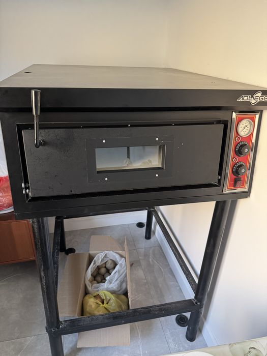 Печь для пиццы с подставкой