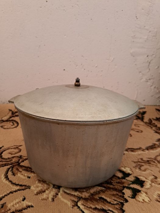 Продам казаны чугун