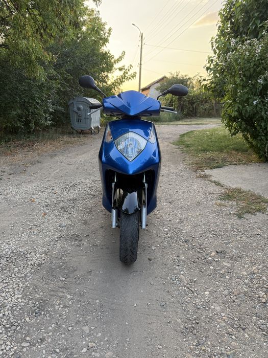 Honda  dylan 125