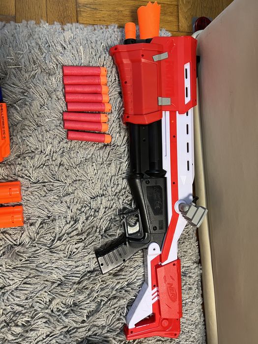 Пистолети Nerf i Fortnite