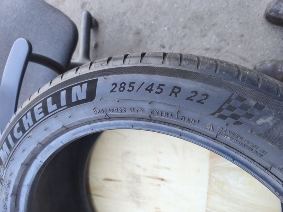 285-45-R22 Michelin