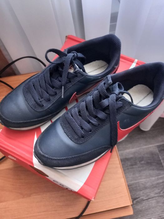 Кроссовки NIKE 36-36,5