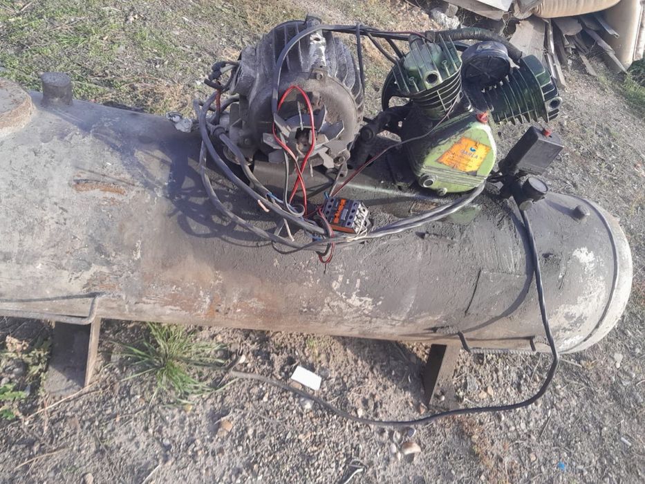 Продам большой компрессор