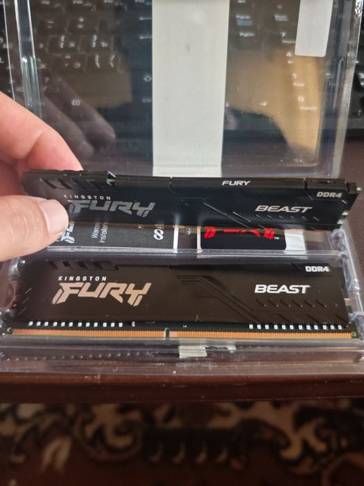 Kingston fury  DDR 4 2*8 16 gb оригиналный