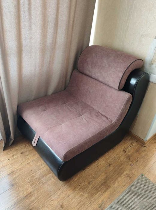 Диван с креслом в гостиную