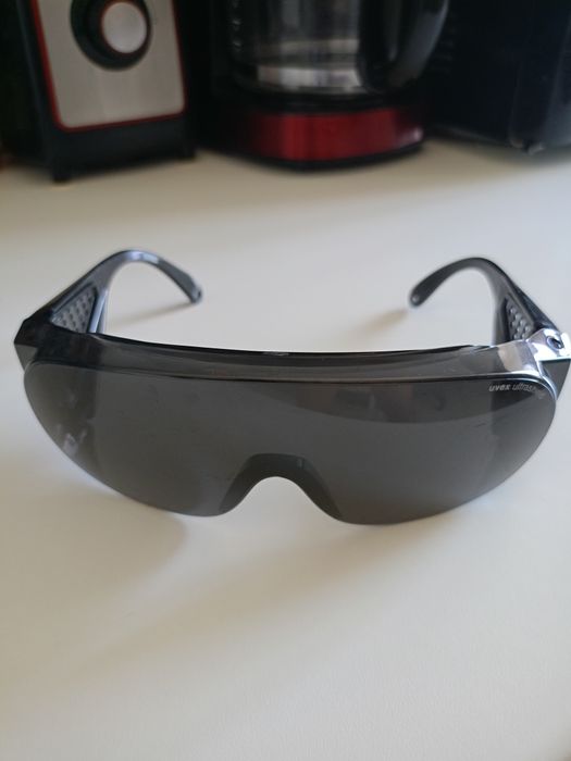 Vând ochelari de soare Uvex ,produs de calitate superioara,originali,made in Germany.