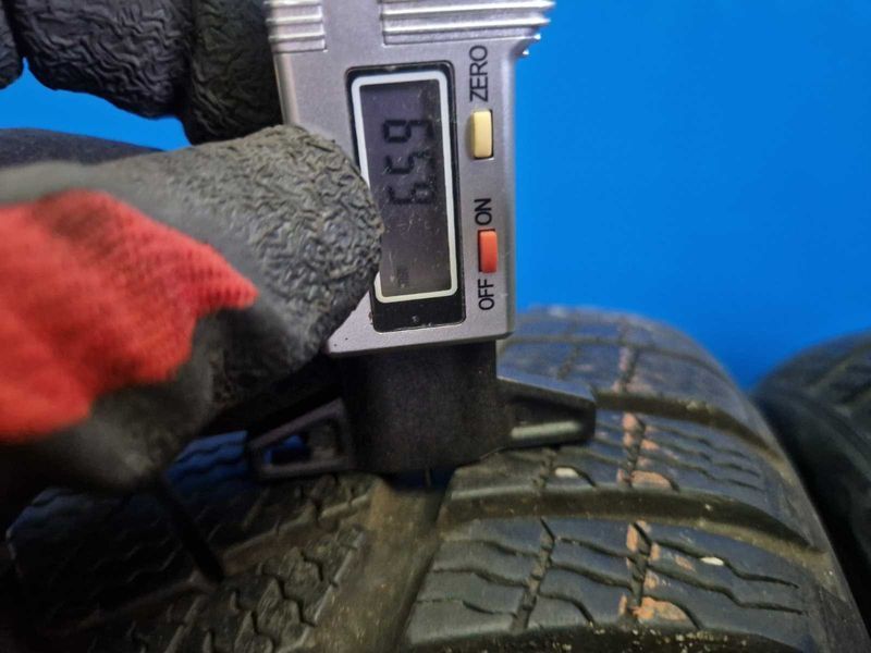 2 Pirelli R18 225/40
зимни гуми DOT2817