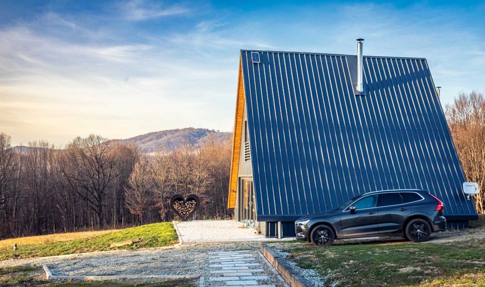 De inchiriat cabane A-Frame 6-8 persoane