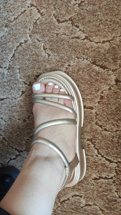 Дамски сандали - златни