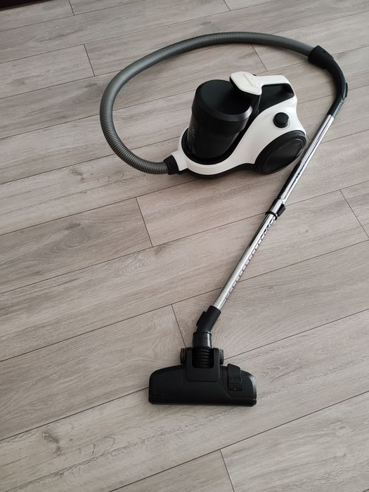 Vând aspiratoare  Electrolux, Philips