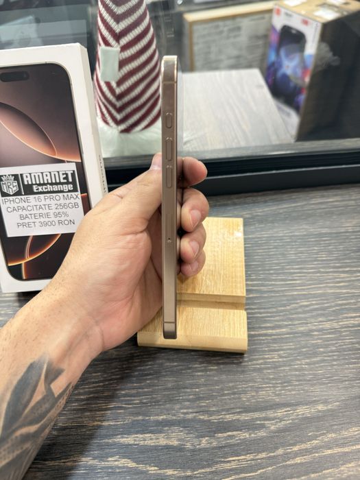 MrsAmqnet: 16 pro max 256 gb desert full box