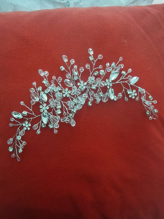 Rochie de mireasa+pantofi+decoratiuni