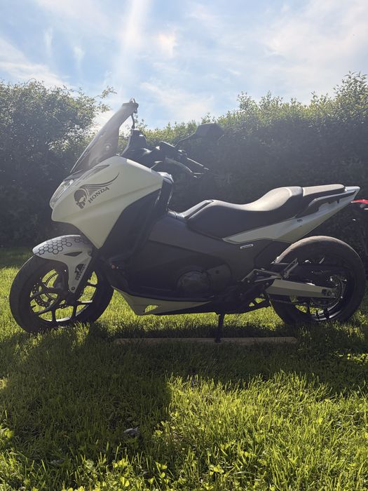 Honda Integra 750