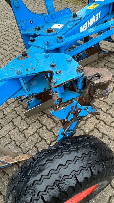 Lemken EurOpal 7, Omoch, Plug Claas Arion, Case, Belarus tortadi.