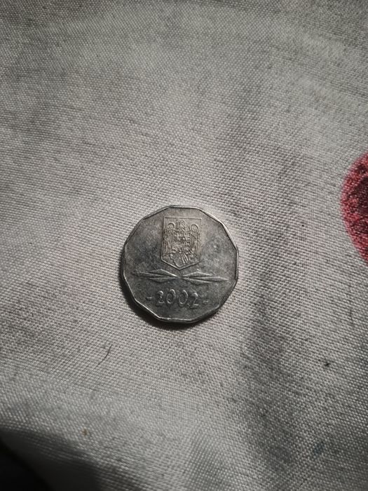 Monedă veche 5000 lei din 2002