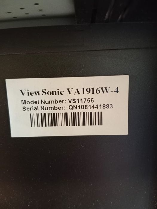 Монитор б\у в отличном состоянии