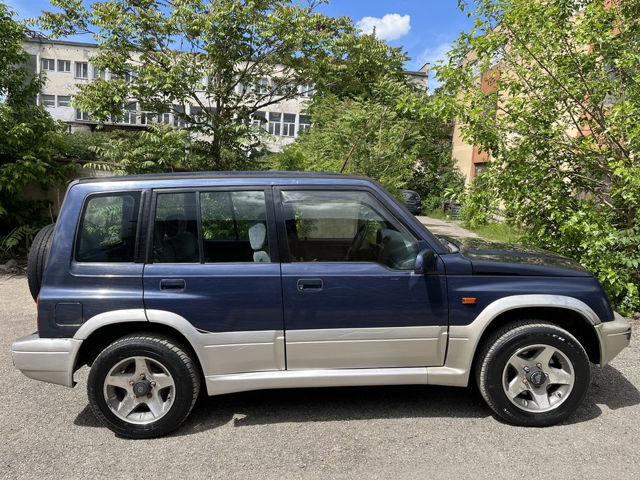 Suzuki Vitara 2.0 V6 климатик , теглич , бързи и бавни