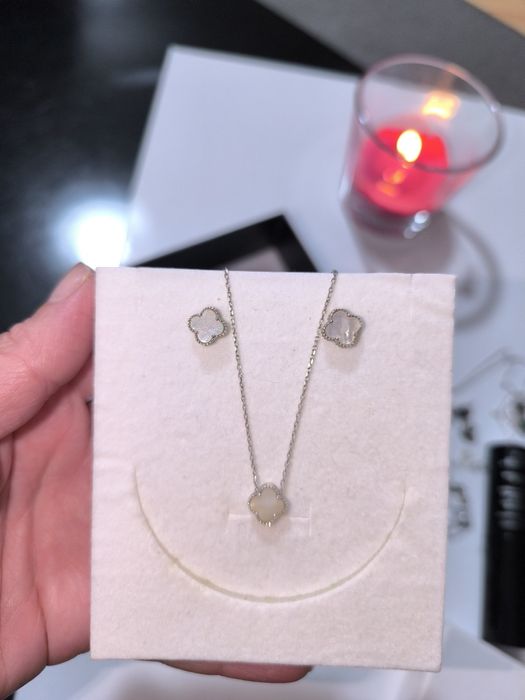 Сребърни бижута в три цвята